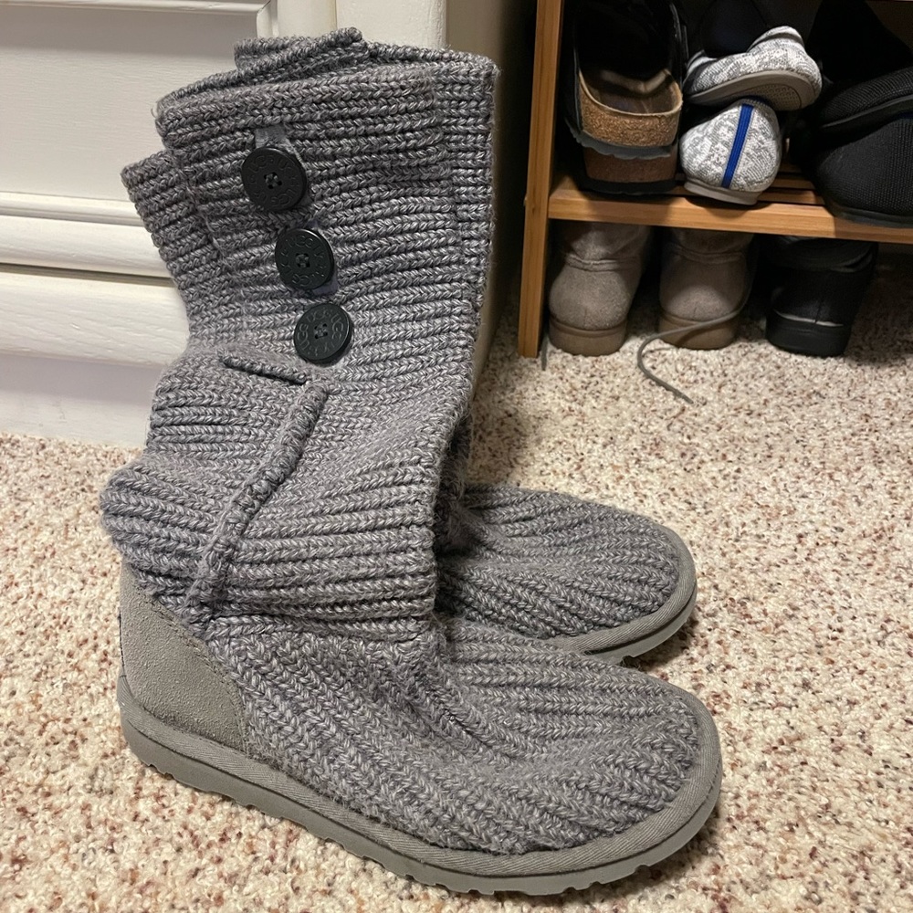 UGG Women’s Classic Cardy Boot- Gray